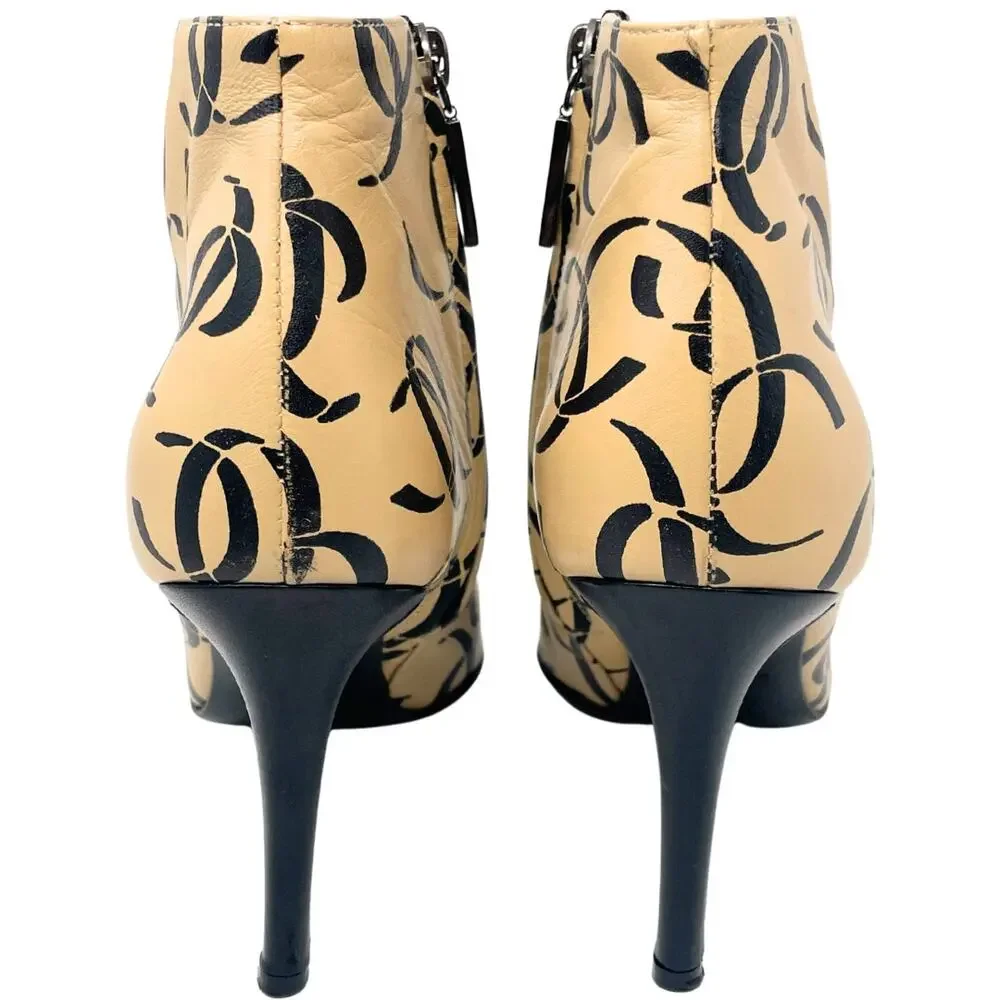 Chanel Ankle Boots Heels Beige Black Leather CC Logo Pointed Cap Toe F/W 2000 37